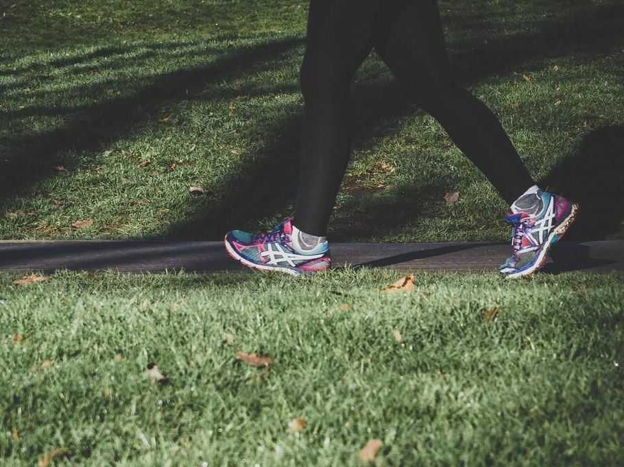 Οι άνθρωποι που ζουν περισσότερο, δεν κάνουν ούτε yoga, ούτε crossfit: Περπατάνε