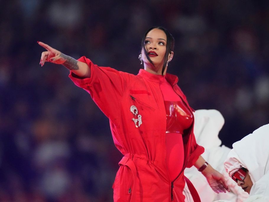 Rihanna: 38 and fabulous - Η βασίλισσα του maternity fashion έχει γενέθλια