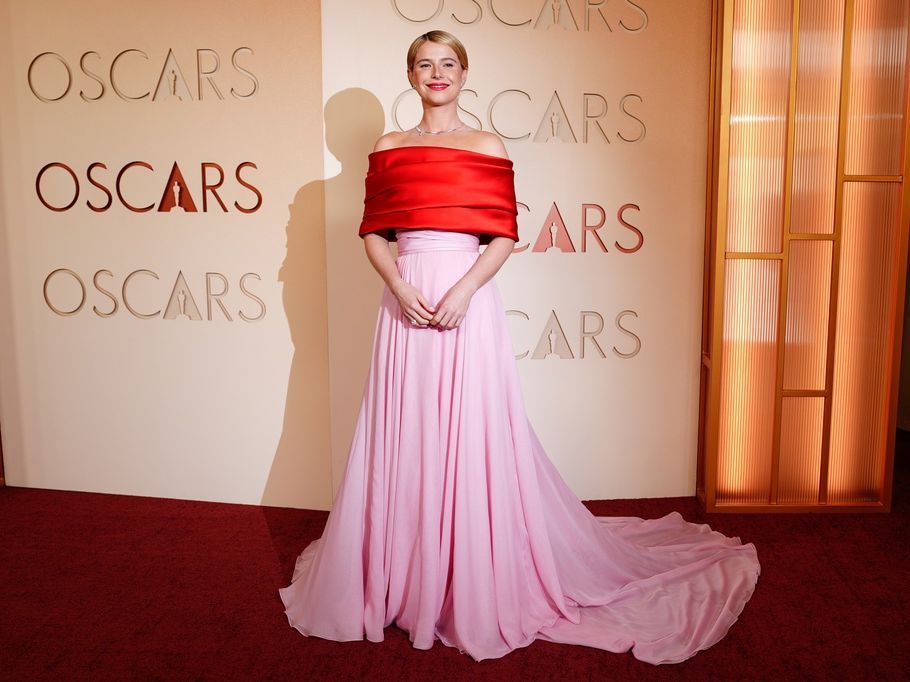 Oscars 2026: Η Jessie Buckley & οι υπόλοιπες fashion εμφανίσεις που ξεχωρίσαμε από το κόκκινο χαλί