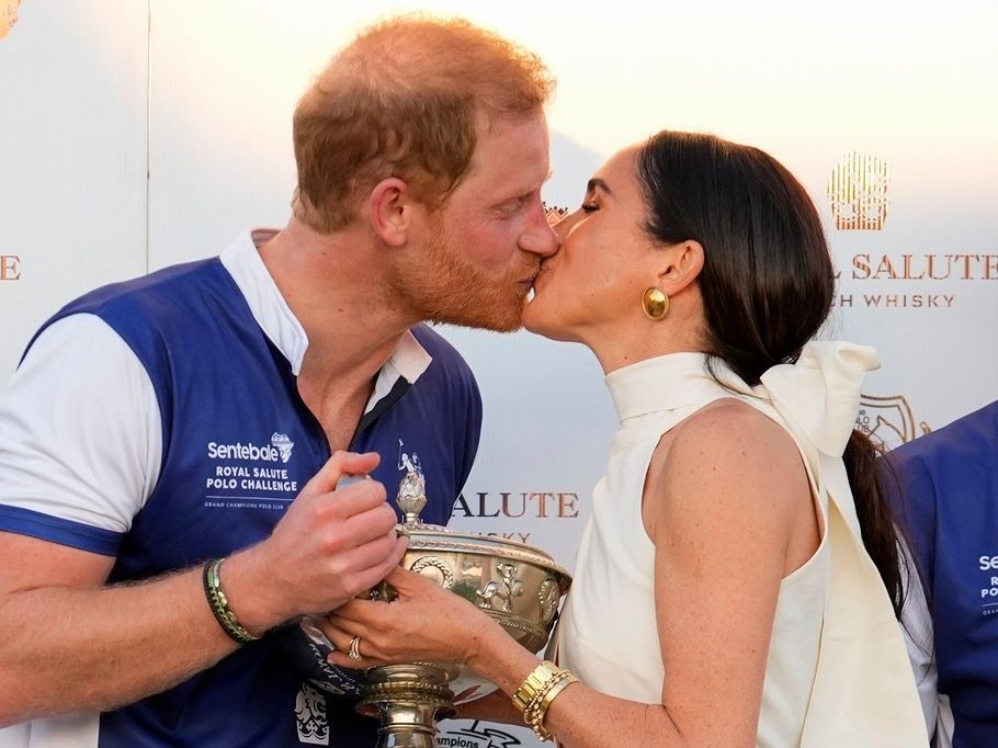 Γιατί επιστρέφουν ο Harry και η Meghan στη Μεγάλη Βρετανία (πραγματικά);