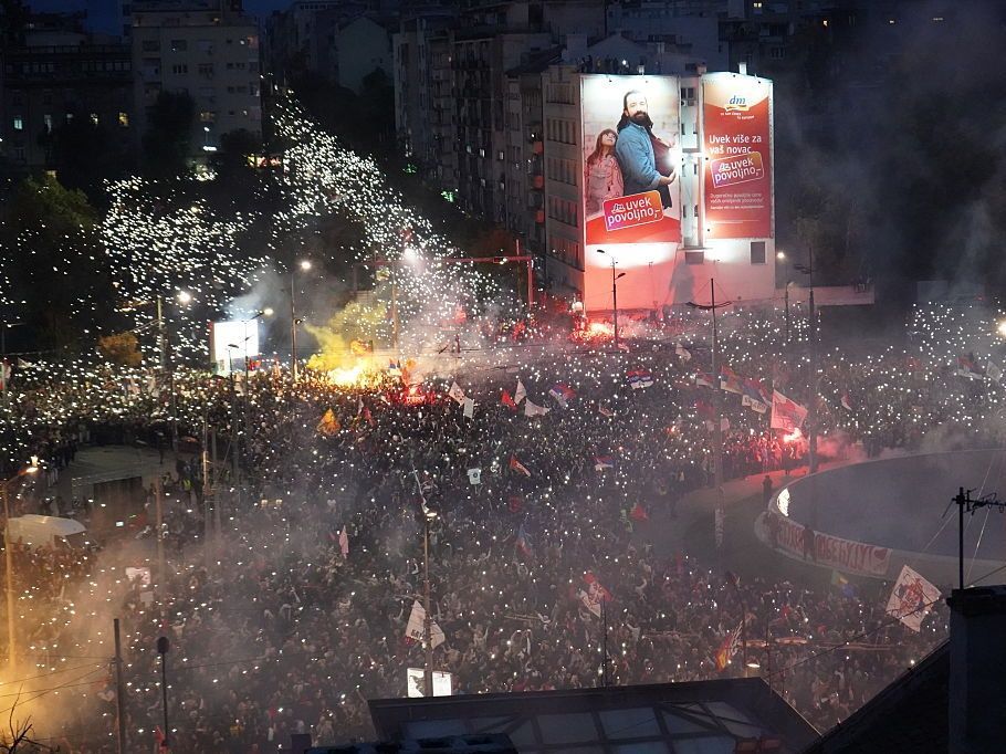 Σερβία: Οι φοιτητές δεν περίμεναν να αλλάξει ο κόσμος. Κατέβηκαν στις εκλογές, άλλαξαν την κυβέρνηση