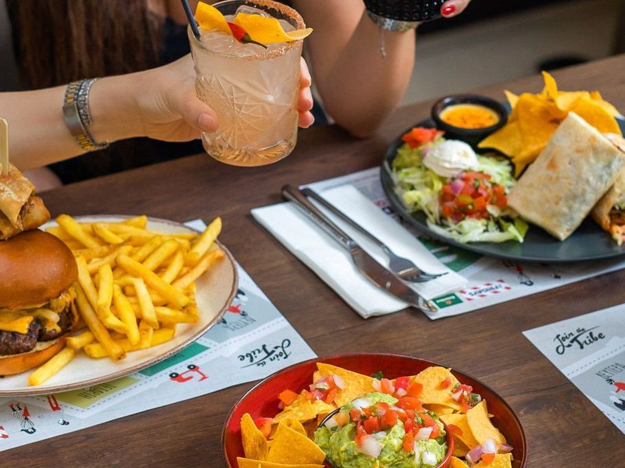 Οι Golden Foodies στο TGI Fridays: Ένα εστιατόριο με εξαιρετικούς συνδυασμούς γεύσεων