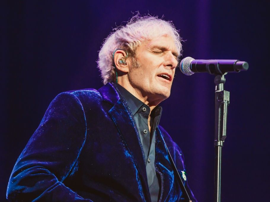 Ο Michael Bolton σπάει για πρώτη φορά τη σιωπή του για τη διάγνωση επιθετικού καρκίνου στον εγκέφαλο