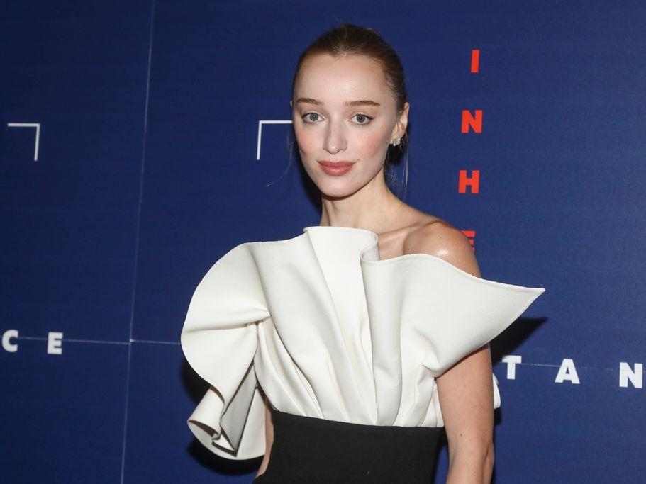Η Phoebe Dynevor εξηγεί την αλήθεια για την απουσία της από το Bridgerton: Τι πραγματικά συνέβη
