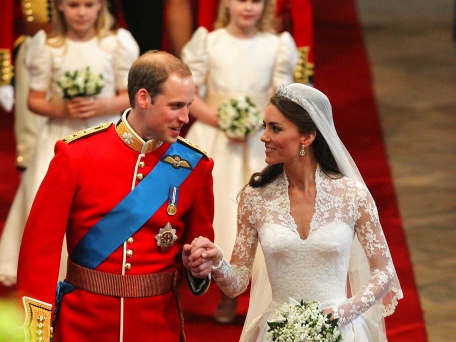 Η Kate Middleton δεν φοράει πια το δαχτυλίδι αρραβώνων της; Τι κρύβεται πίσω από την αλλαγή