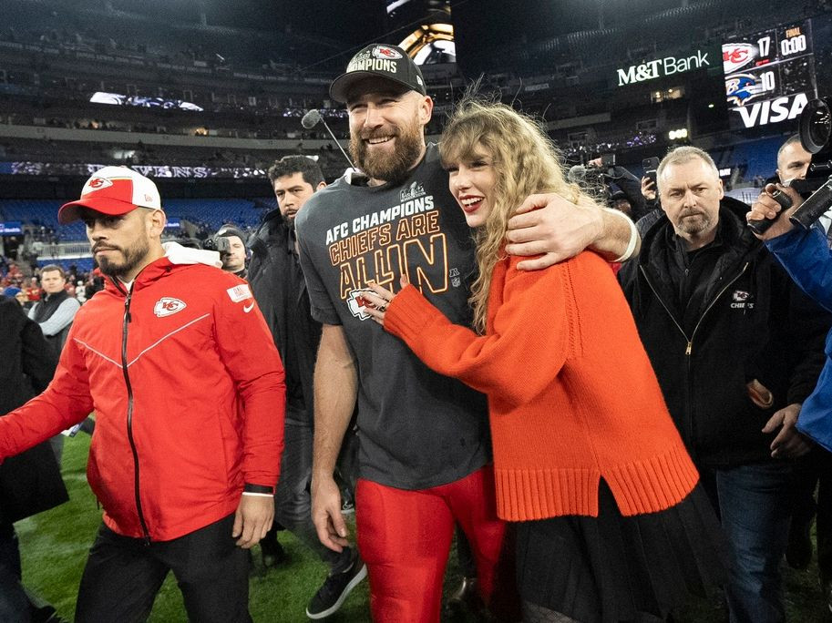 «Αυτό το τραγούδι της Taylor Swift ακούω κάθε μέρα» είπε ο Kelce αφού μάθαμε για το νέο άλμπουμ της