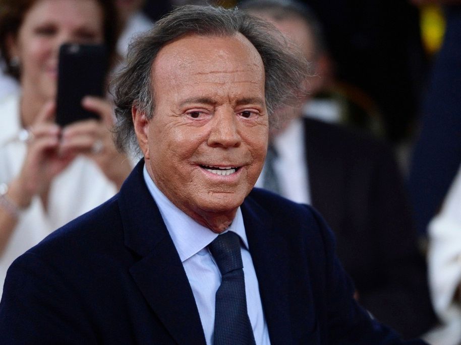 O Julio Iglesias στο επίκεντρο έρευνας στην Ισπανία για καταγγελίες σεξουαλικής κακοποίησης