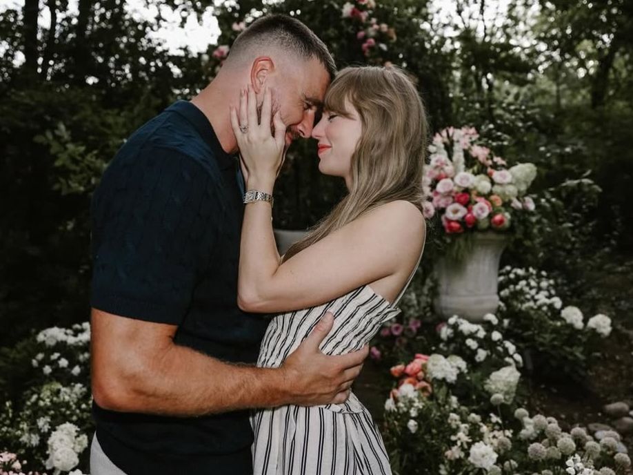 Πιο επίσημο δεν γίνεται: Η Taylor είπε «yes, I do» και οι Swifties κάνουν replay στο Love Story