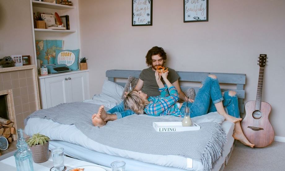 Έξι πράγματα που θα μάθεις μετακομίζοντας με τον σύντροφό σου