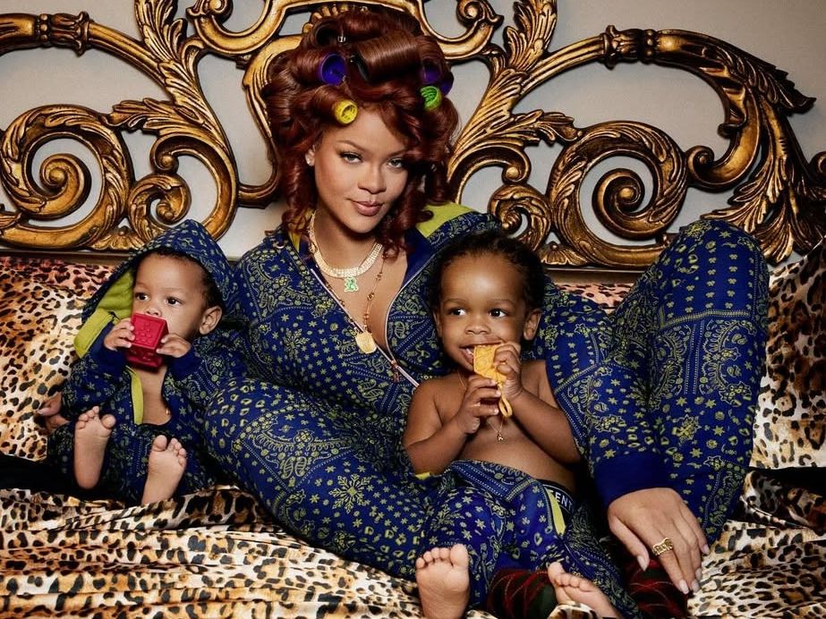 Η Rihanna γέννησε με γυαλιά ηλίου και πέρλες - Οι σπάνιες εικόνες που μοιράστηκε και ένα μυστικό