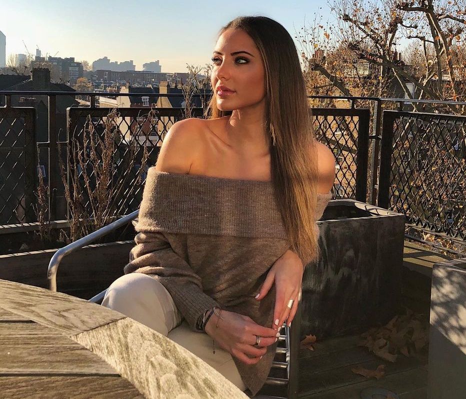 Νεφέλη Λιβιεράτου: Το τρυφερό φιλί στον σύντροφό της με τον ερχομό του 2021