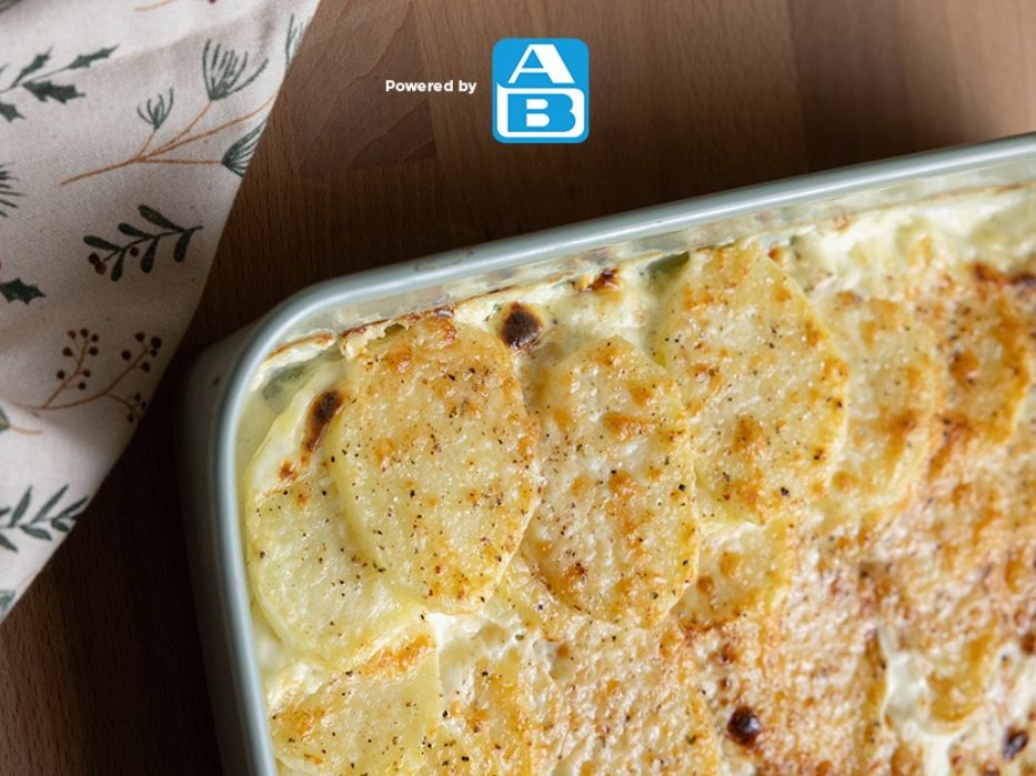 Οι πατάτες au gratin είναι το Xmas συνοδευτικό που γίνεται σε χρόνο express