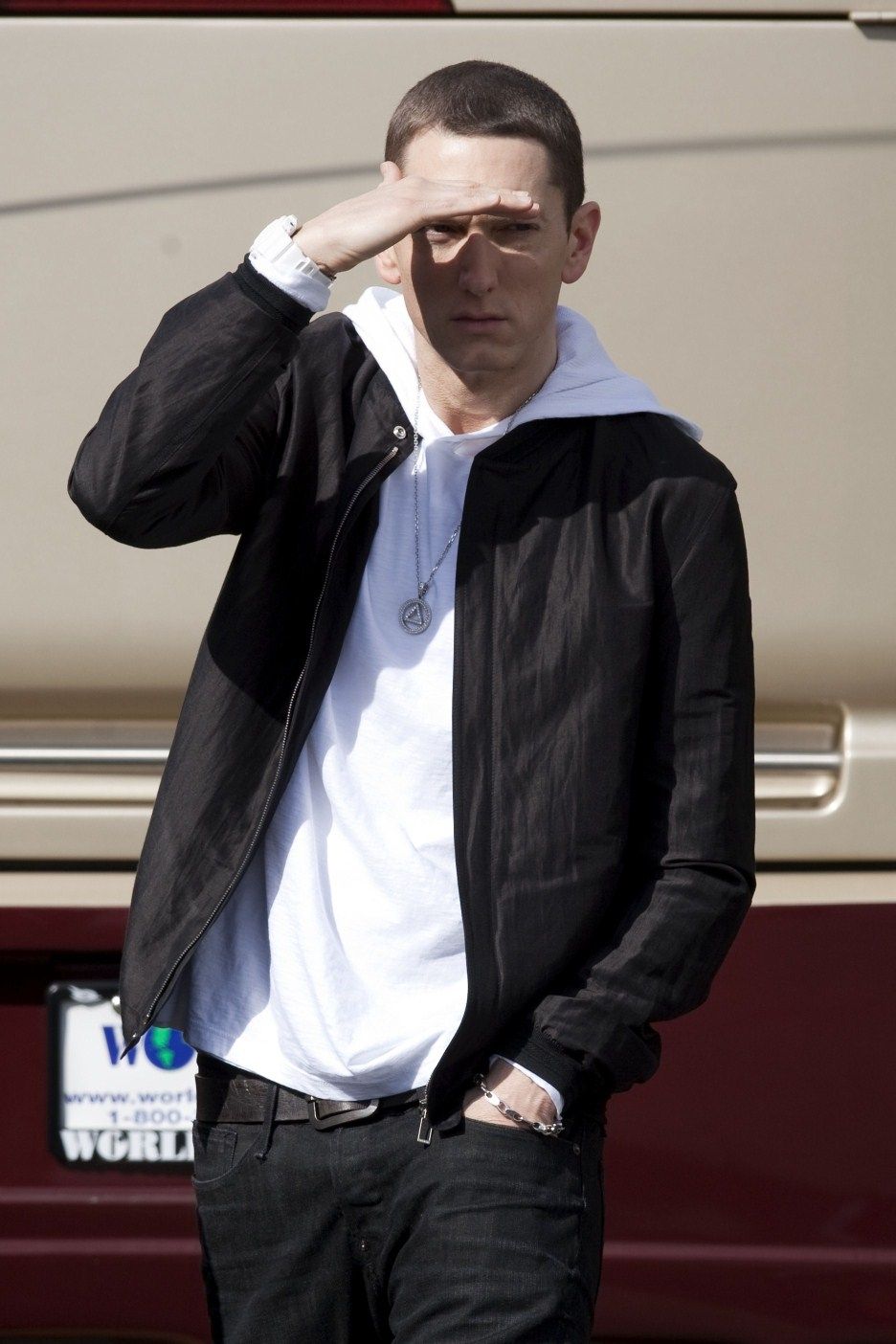 Justin Bieber τρέμε, έρχεται ο Eminem