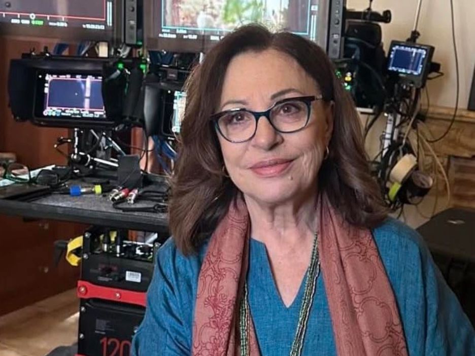 Χάρις Αλεξίου: Η σπάνια φωτογραφία με τη μαμά και τον αδερφό της