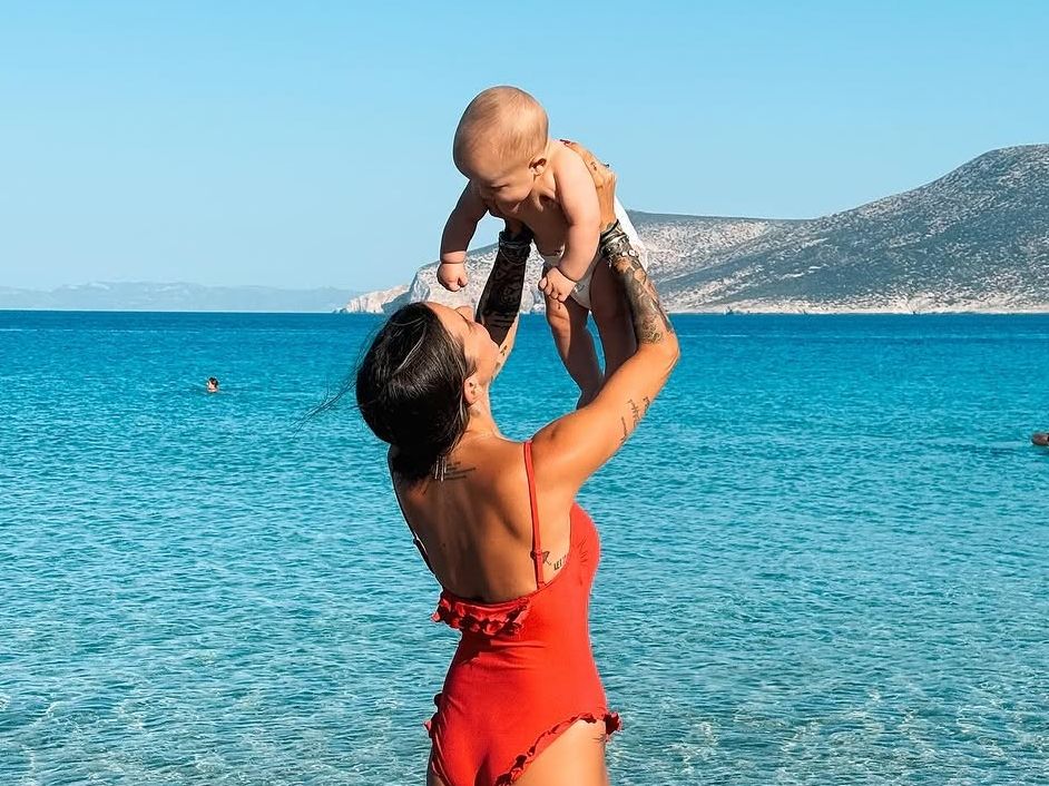 Η Εριέττα Κούρκουλου είχε γενέθλια και γιόρτασε με τους 3 άντρες της - Η πρώτη οικογενειακή φωτό