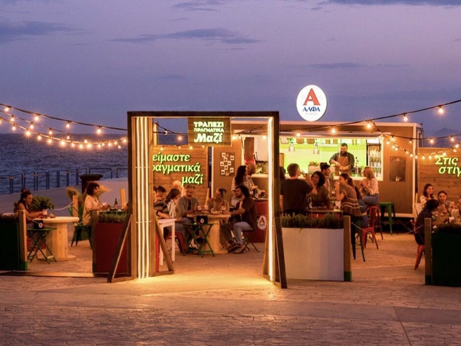 Η κινητή καντίνα που γίνεται αφορμή για ένα τραπέζι Πραγματικά Μαζί!