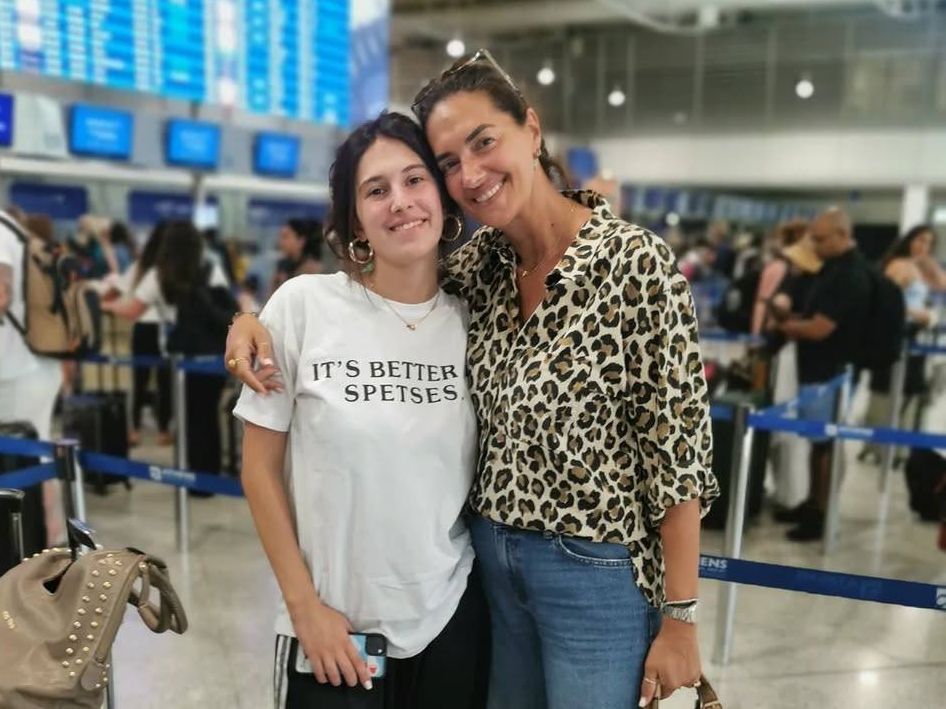 Η Νόνη Δούνια αποχαιρετά την κόρη της και συγκινεί με φωτογραφίες από το καλοκαίρι τους
