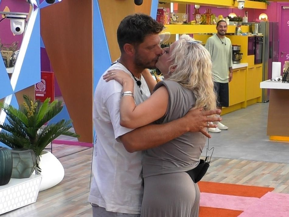 Big Brother: Οι 3 επισκέπτες έκαναν αποκαλύψεις και προκάλεσαν αμηχανία - Η γυναίκα που λάτρεψε το Χ