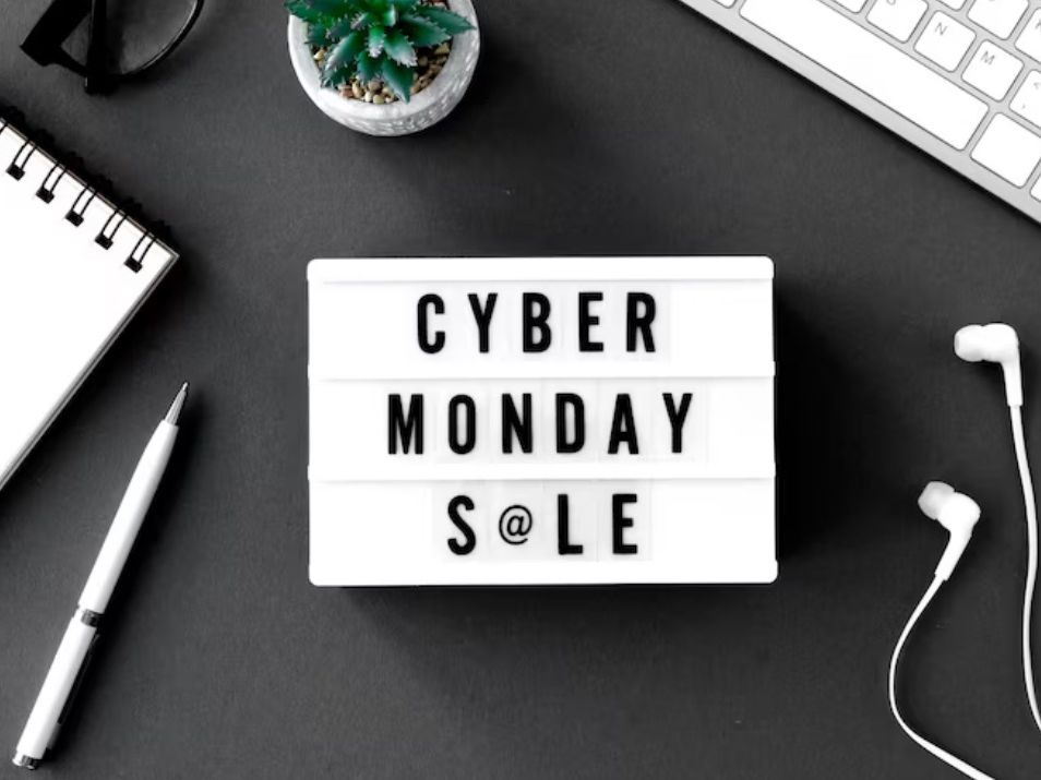 Cyber Monday: το «έξυπνο παιδί» των εκπτώσεων & γιατί να ψωνίσεις στο alter ego της Black Friday
