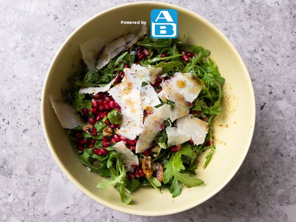 Η πιο εύκολη και γευστική Xmas σαλάτα που γίνεται στα (πολύ) γρήγορα