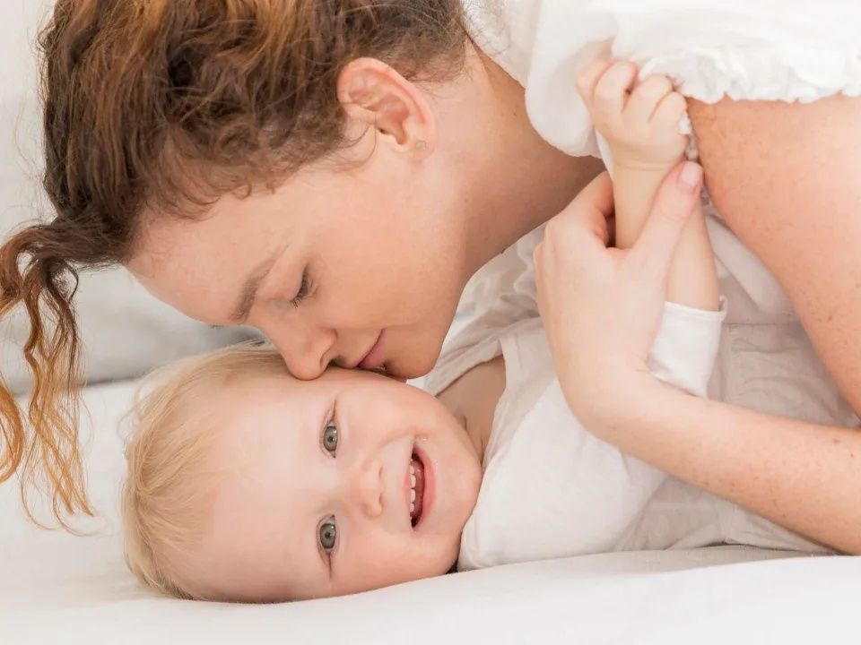 Μαμά σημαίνει να προσφέρεις στο μωρό σου την απαλότερη premium φροντίδα που του αξίζει