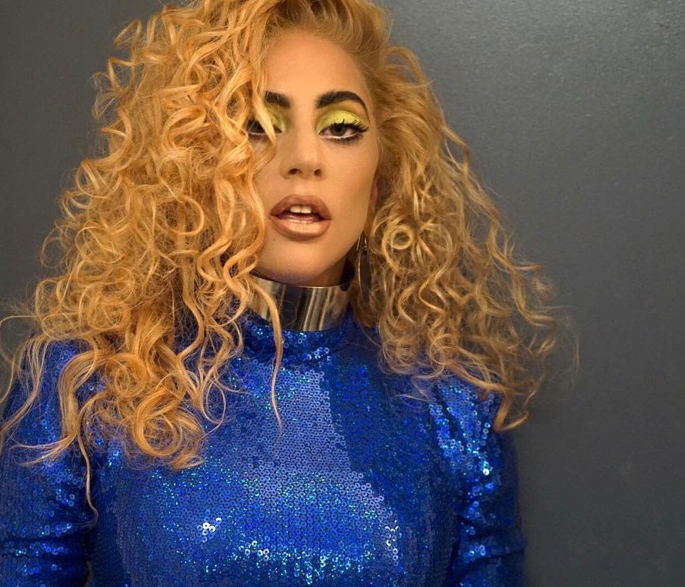 Η Lady Gaga κυκλοφορεί στο Instagram σχεδόν γυμνή