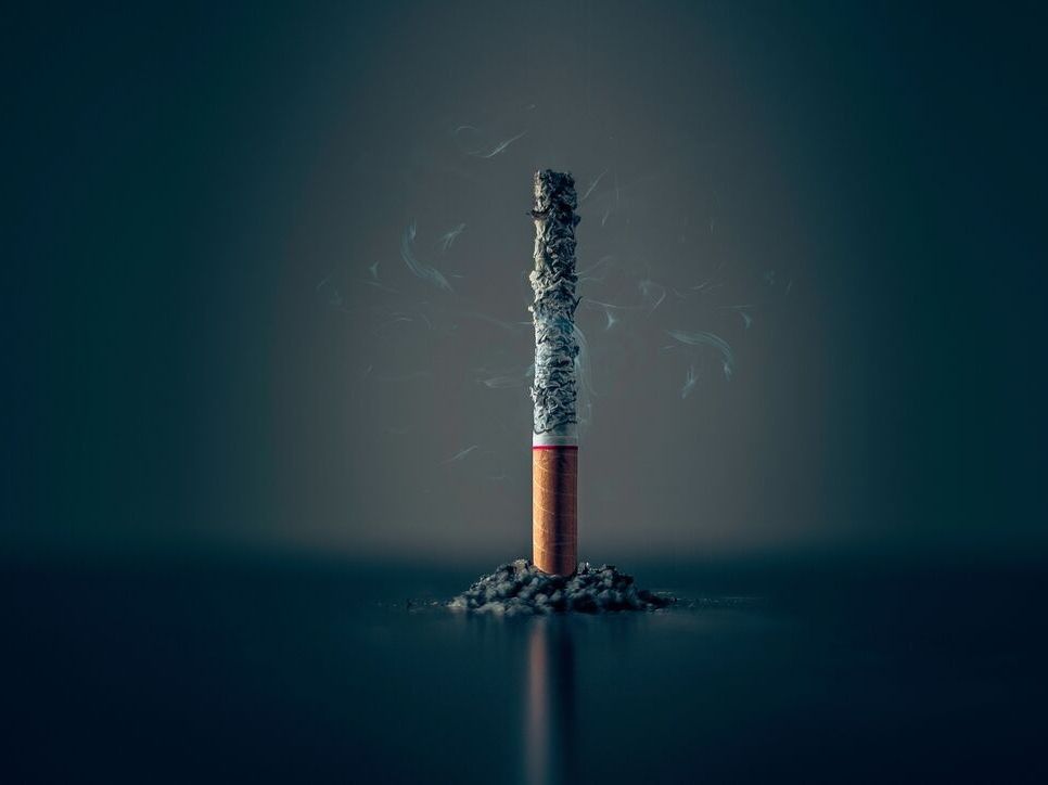 Έκθεση KPMG: Το 2022, η Ελλάδα στο χαμηλότερο επίπεδο κατανάλωσης παράνομων τσιγάρων από το 2018