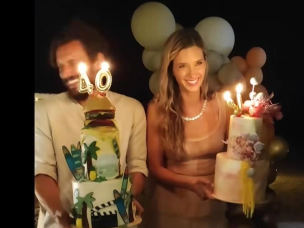 Η Γιολάντα Καλογεροπούλου & ο Σταύρος Σβήγκος γιόρτασαν μαζί τα γενέθλιά τους σε σκηνικό παραμυθένιο