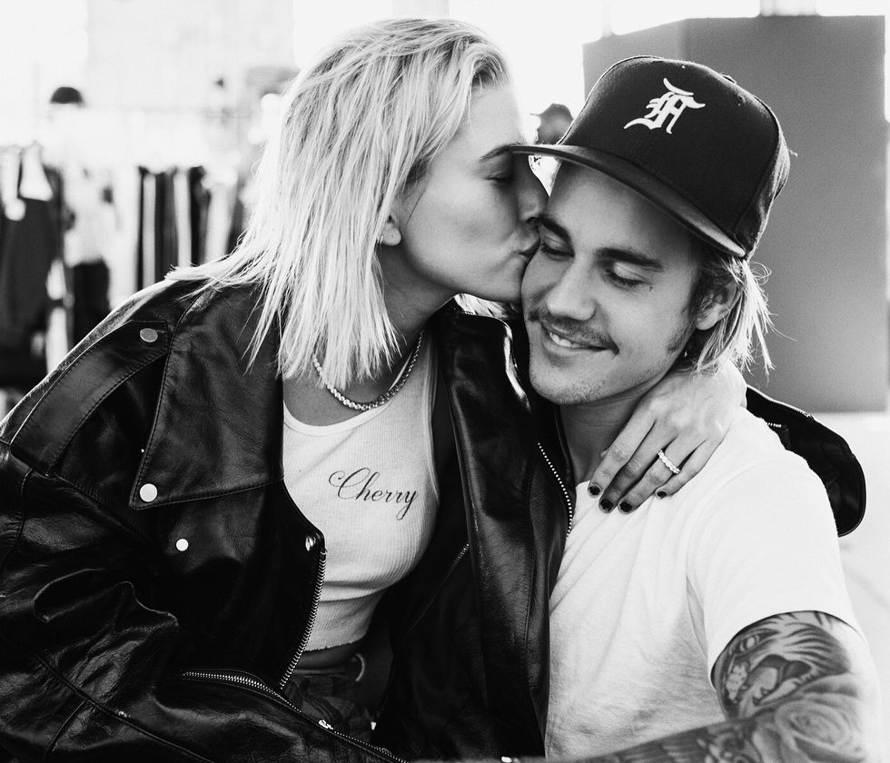 Με αυτόν τον τρόπο ο Bieber επιβεβαίωσε τον γάμο του με την Hailey Bieber