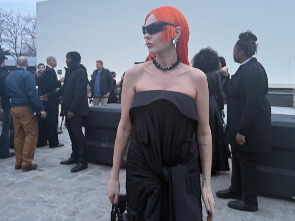 Η Τάμτα, στο Paris Fashion Week, στο front row του show, του οίκου Balenciaga