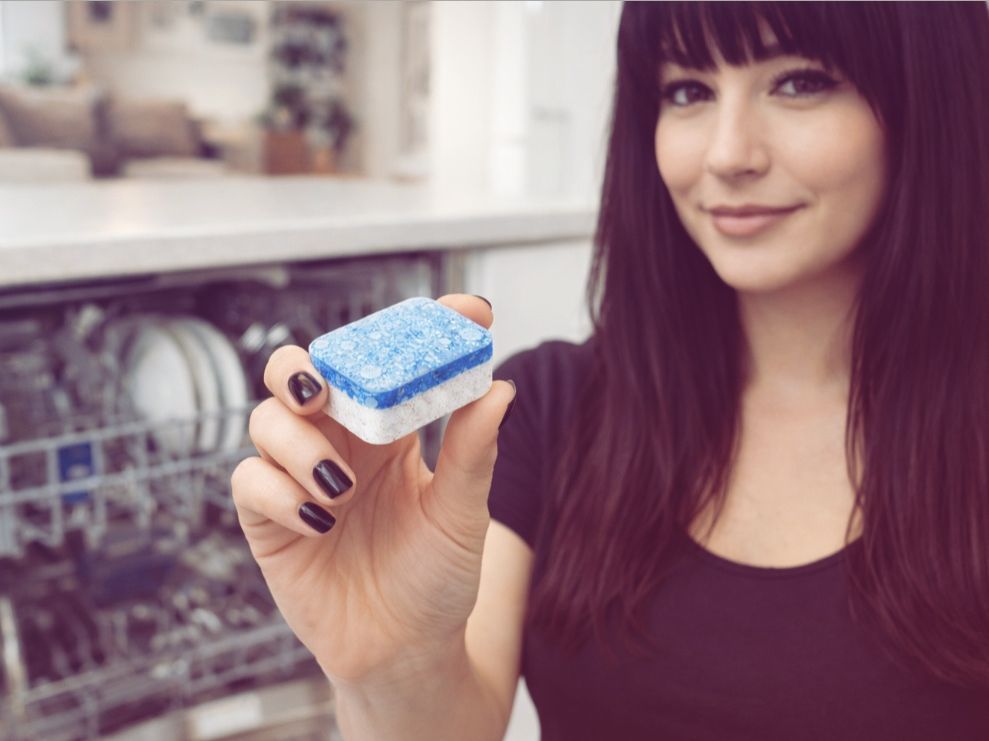 9 πράγματα στο σπίτι που μπορείς να καθαρίσεις με μια ταμπλέτα πλυντηρίου πιάτων