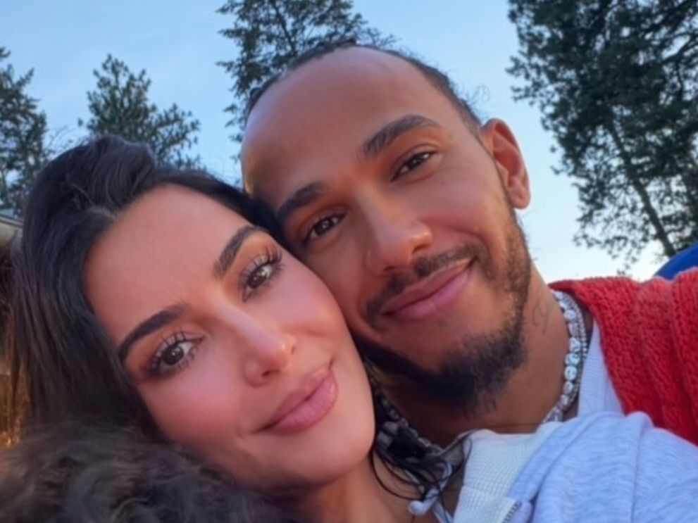 Το 1ο οικογενειακό στιγμιότυπο της Kim Kardashian με τον Lewis Hamilton επιβεβαίωσε τον έρωτά τους