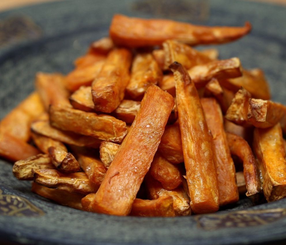 6 συνταγές με γλυκοπατάτα που θα σε κάνουν να ξεχάσεις τις «κανονικές»