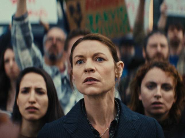 Γιατί το πρόσωπο της Claire Danes στο Netflix αλλάζει τον τρόπο που βλέπουμε την ηλικία