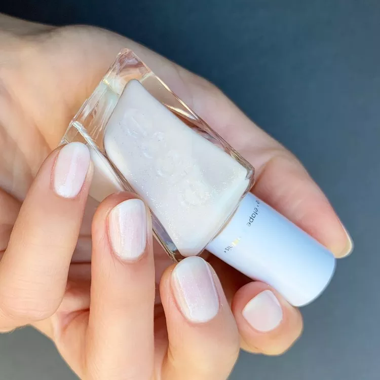 stephstonenails-milky-nails.png