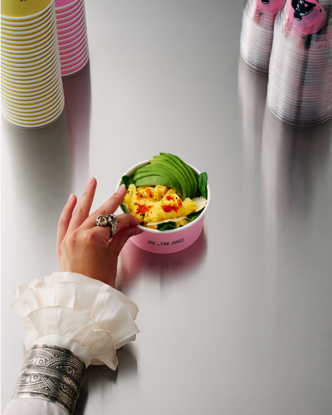 breakfast-served-socials-product-hero-carrousel-avo-bowl-us-slide-1.png