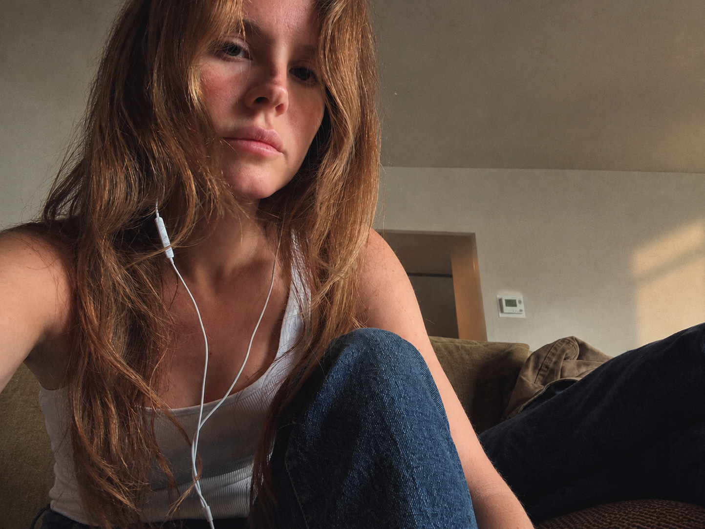Η Lana Del Rey έδωσε 100 δολάρια σε κακοποιημένη γυναίκα. Πόσο κοστίζει τελικά να γλιτώσεις;